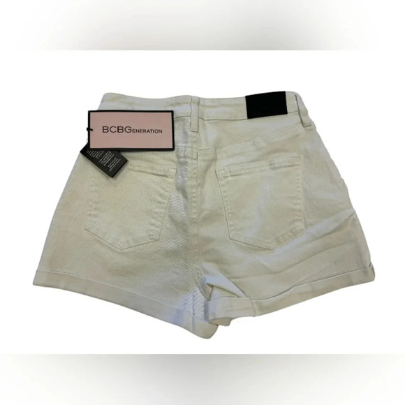 BCBGeneration NWT Shorts Pleated Trouser  High Rise White Size 5/27 - Picture 5 of 8